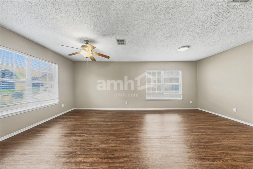 Building Photo - 4652 Cool Ridge Ct