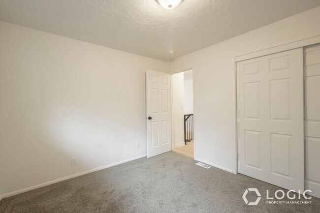 Building Photo - 3151 Quincy Ave