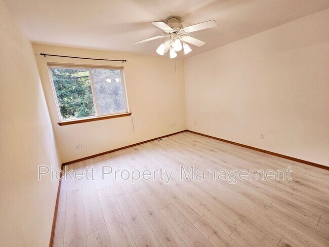 Building Photo - 5998 McCormick Woods Dr SW