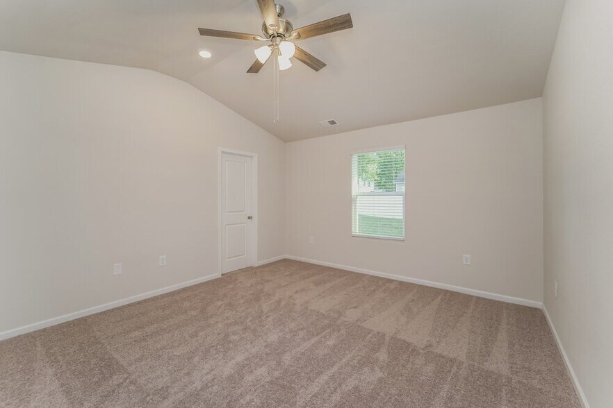 Building Photo - 6244 Lowe Ln