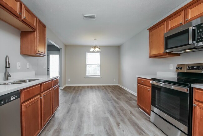 Building Photo - 105 Berele Shepsele Ln