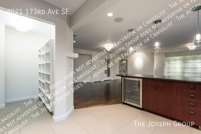 Building Photo - 6021 173rd Ave SE