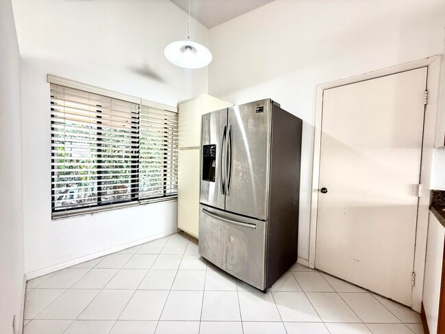Building Photo - 5670 Piping Rock Dr