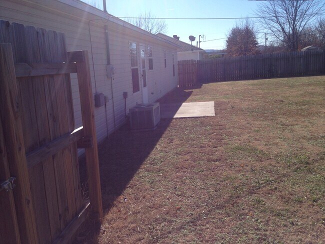 Building Photo - 277 Christy Ln