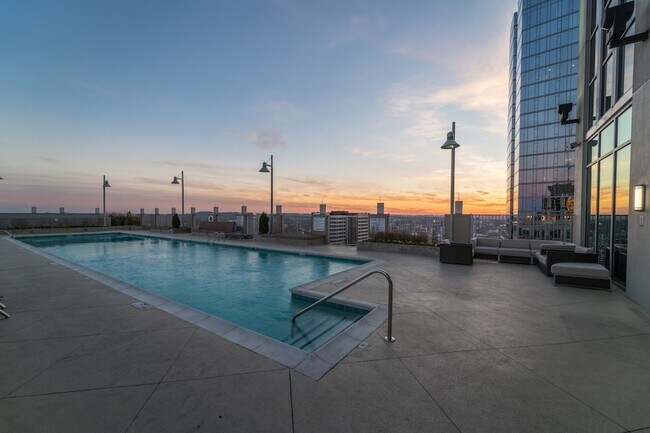 Building Photo - 415 Church St