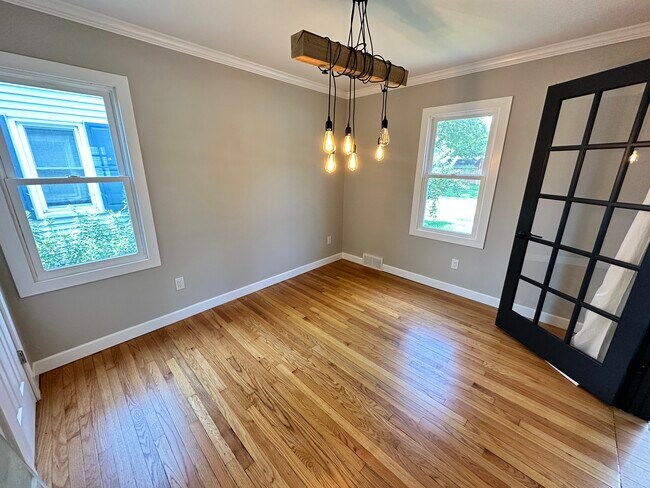 Building Photo - 3465 Hargrove St