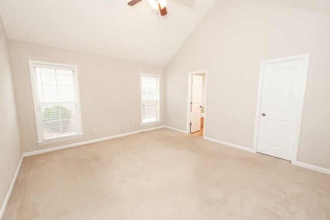 Building Photo - 8740 Lindsey Ln