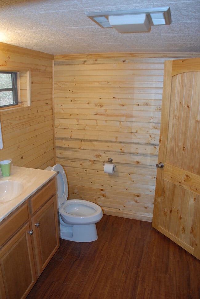 Building Photo - 2 Bedroom 1 Bath Home on E Fork off 441 S....