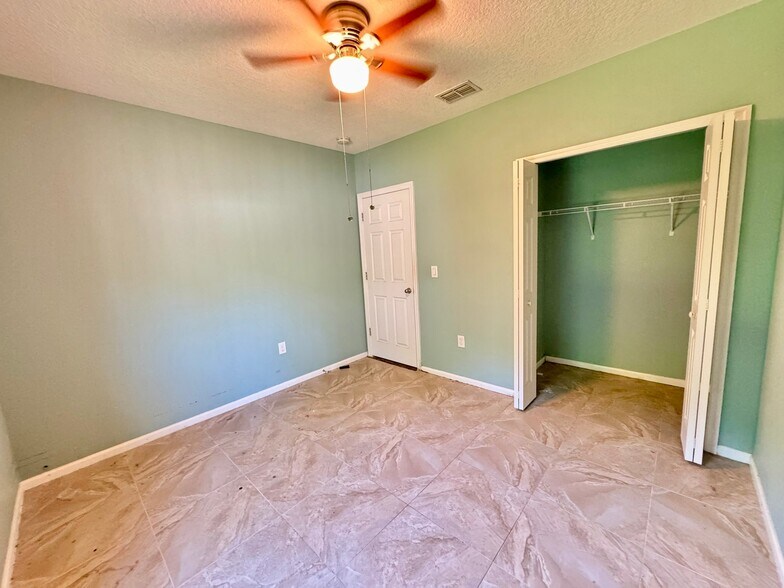 Building Photo - 3750 Aria Dr
