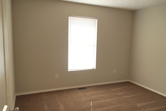 Building Photo - Beautiful 4 bedroom home for rent in Ozark!