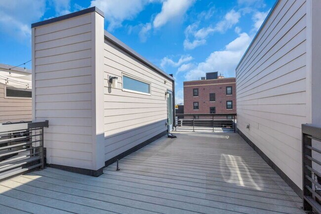 Building Photo - 1632 Quitman St