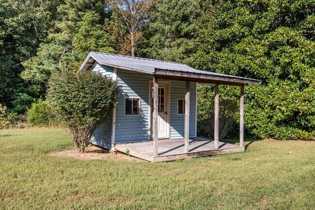 Building Photo - 150 Frazier Cemetery Rd