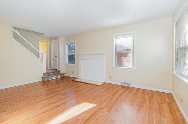 Building Photo - 1604 Carlisle Rd