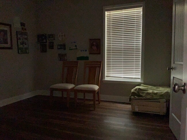 Building Photo - 159 W 1st St