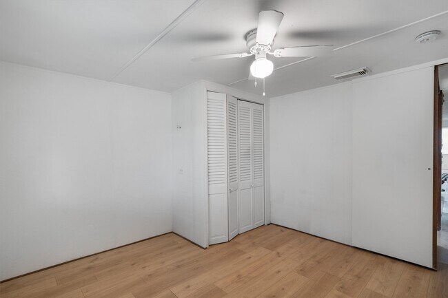 Building Photo - 108 7th St