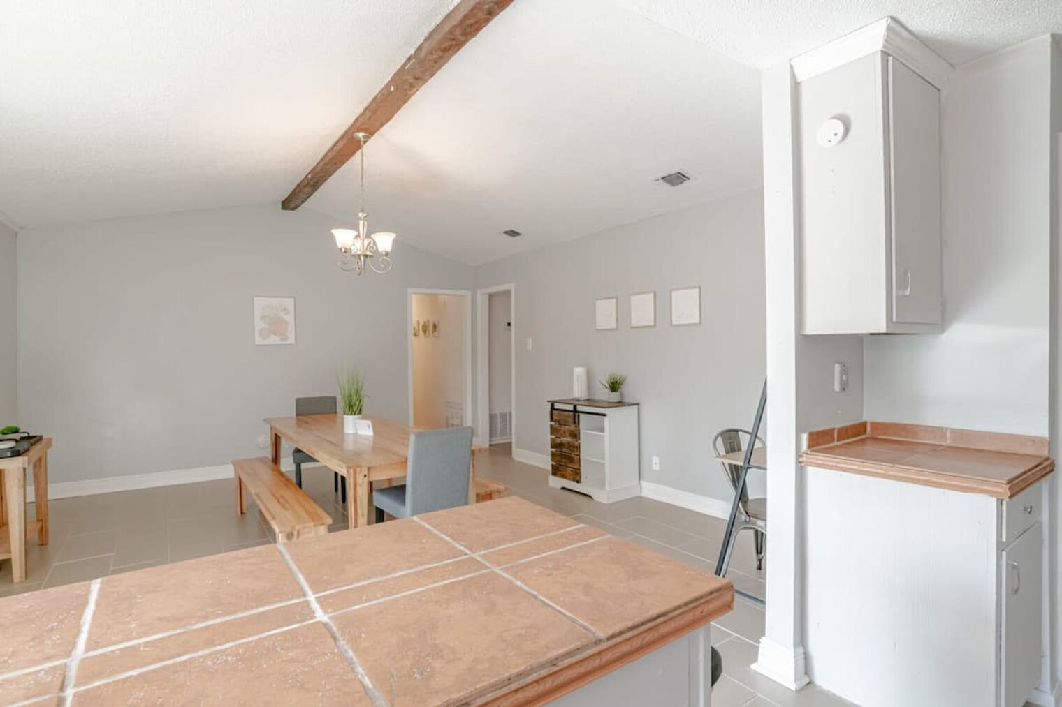 Building Photo - 5477 Ardell Dr