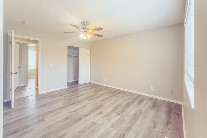 Building Photo - 6129 Crystal River Dr