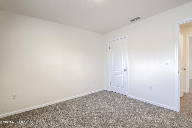 Building Photo - 65327 River Glen Pkwy