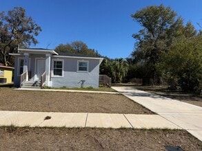 Building Photo - 3 Bed 2 Bath Home in Tampa!