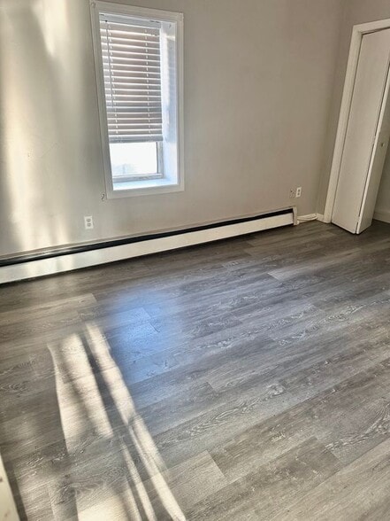 Building Photo - 61 School St