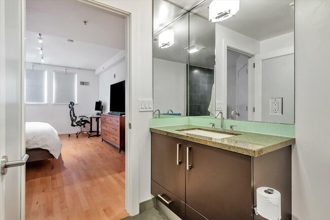 Building Photo - 69 Clementina St