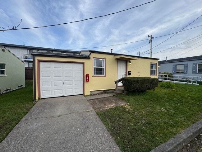 Building Photo - W Hawthorne ST