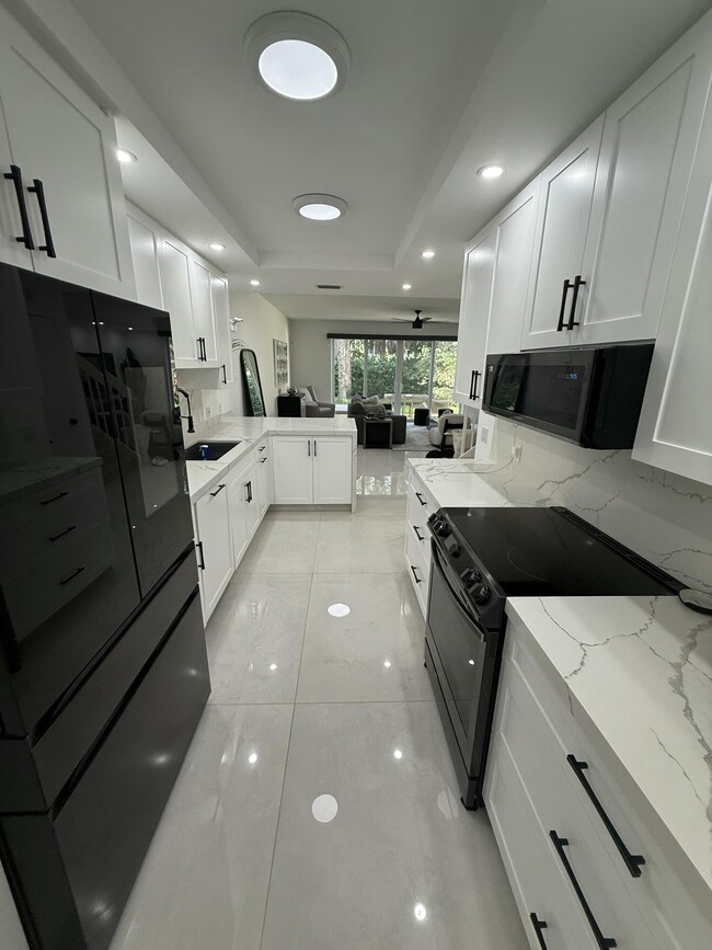 Building Photo - 500 Capistrano Dr
