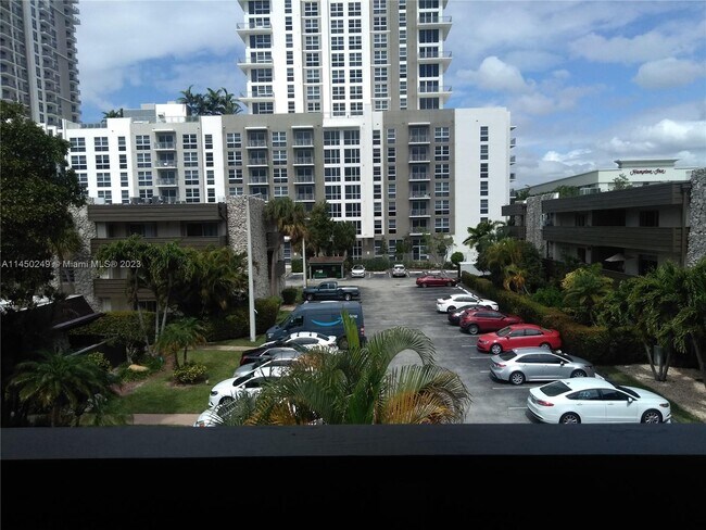 Building Photo - 8335 SW 72nd Ave