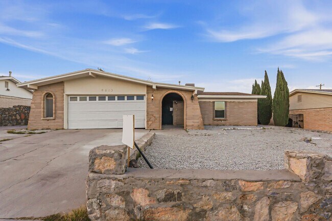 Building Photo - 4613 Sun Valley Dr