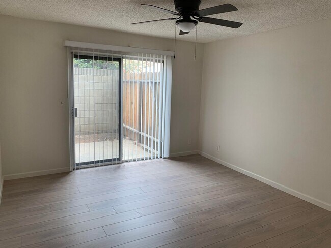 Building Photo - 438 Silverwood Ave