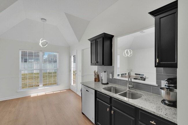Building Photo - Centrally Located Ranch Home in Richmond Hill