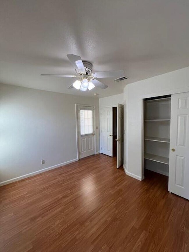 Building Photo - BEAUTIFUL HOME WITH POOL IN ROSEVILLE!