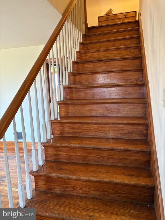 Building Photo - 1983 Northwestern Turnpike