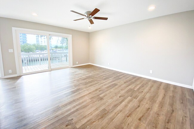 Building Photo - NEWLY REMODELED 3Bd/2.5 BA Wrightsville Be...