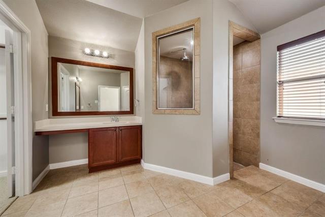 Building Photo - 409 Braewick Dr