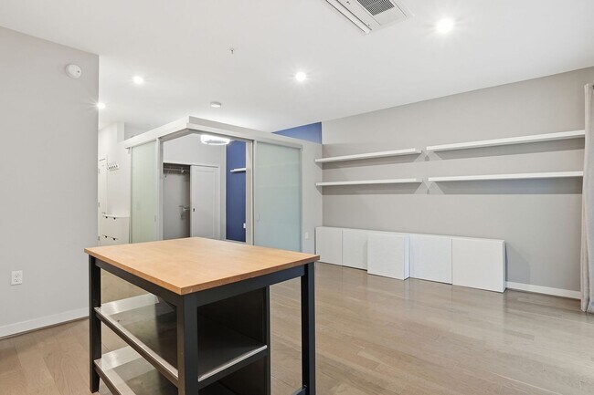 Building Photo - Modern 1BR Condo Steps to Metro, Parks & New Rec Center!