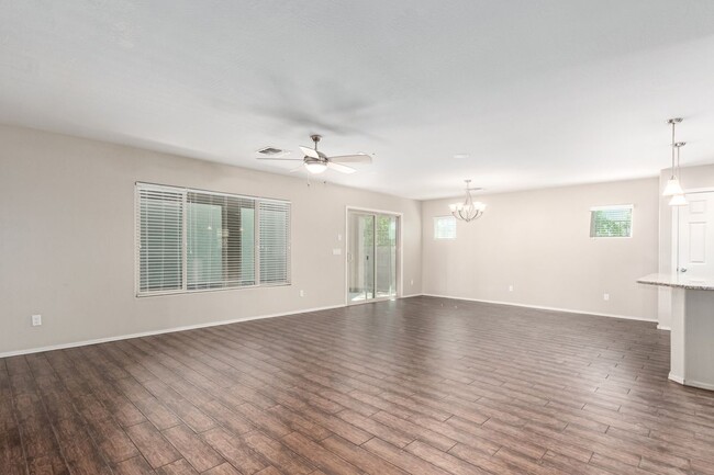 Building Photo - 16355 W Latham St
