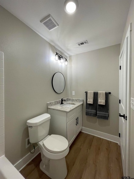 Building Photo - 518 Post Oak Dr