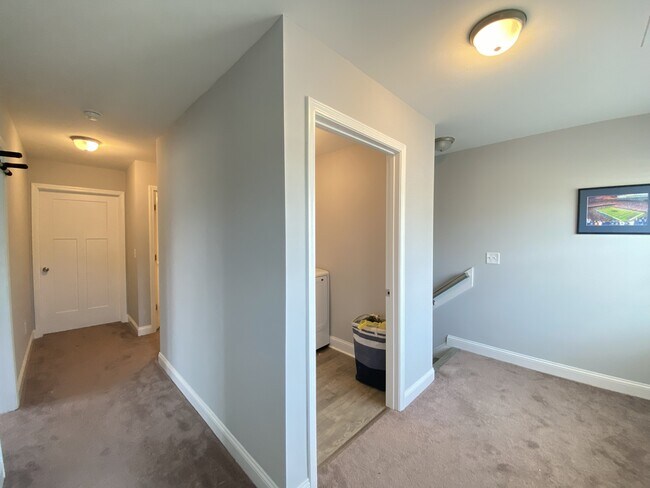 Building Photo - 900 Allstar Ave