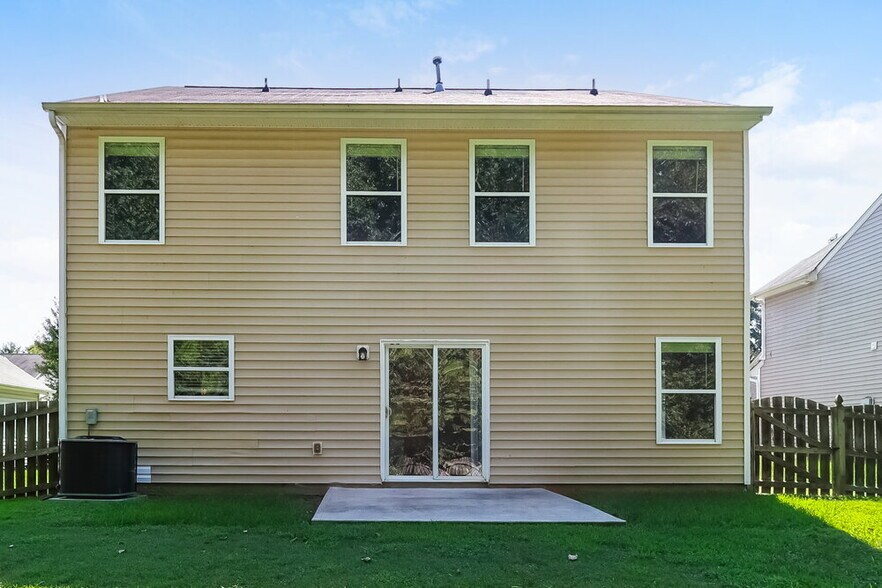 Building Photo - 11703 Sweetbriar Ridge Dr