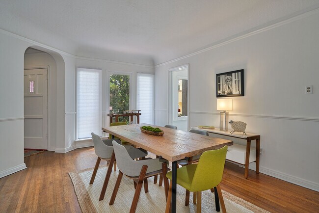 Building Photo - 1237 Hi Point St