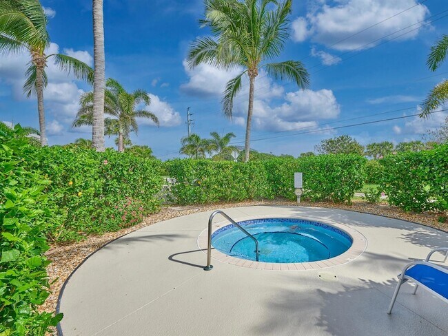 Building Photo - 5051 N Hwy A1A