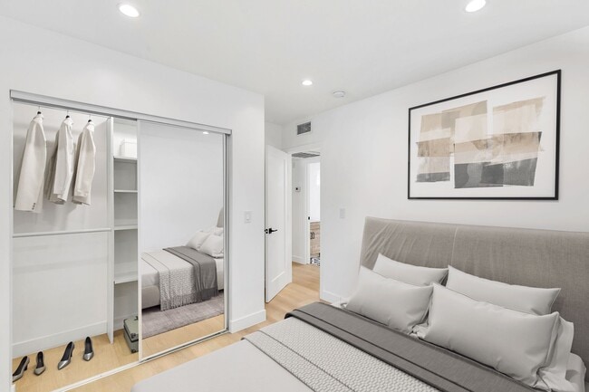 Primary Photo - Experience Modern Echo Park Living with St...