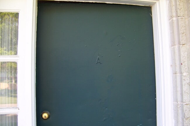 Building Photo - 111 Pin Oak Dr