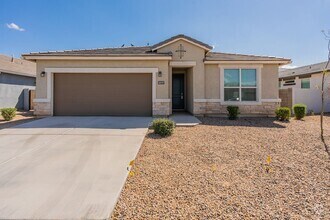 Building Photo - Beautiful and Spacious Single-Level Family...