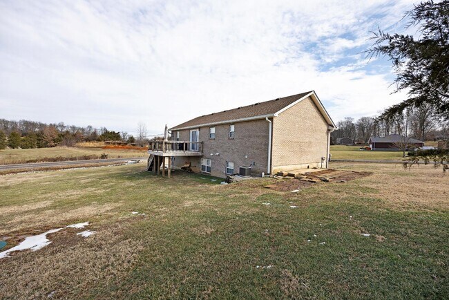 Building Photo - 73 Rosenberger Ln