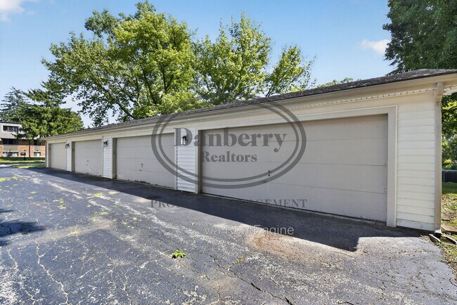 Building Photo - 5409 Westcastle Dr