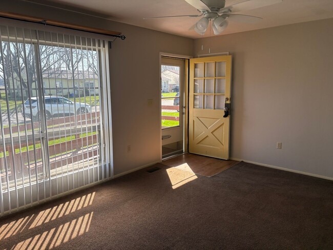 Building Photo - Three bedroom ranch located in Fairpark subdivision for rent