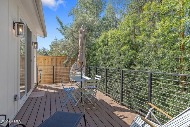 Building Photo - 313 Raymond St