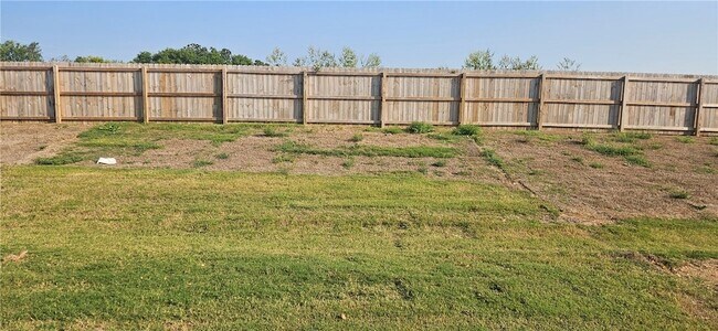 Building Photo - 622 NW 69th Ave